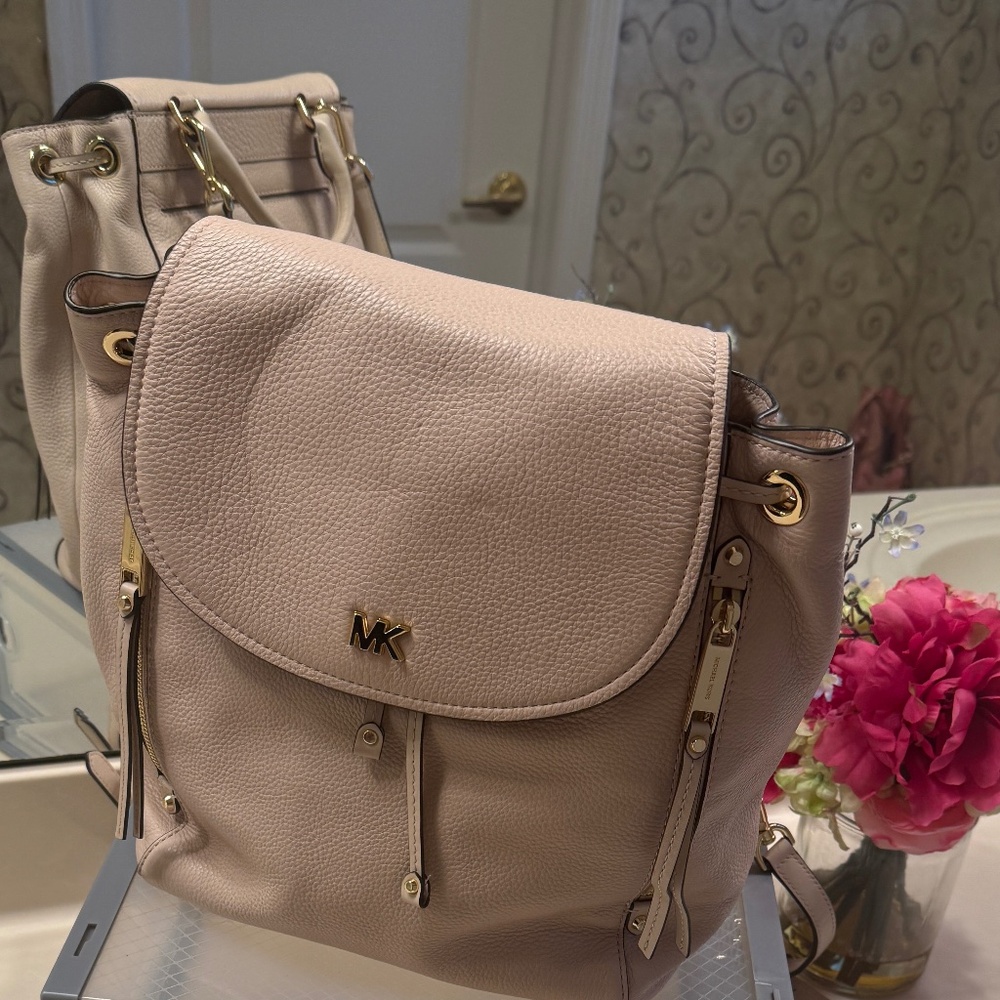 Michael Kors' Evie backpack in Soft Pink